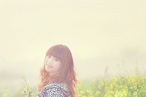 Photoshop给美女图片加上灿烂阳光色美化教程