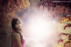 Photoshop调色教程:调出唯美暖色效果的树林中人像照片
