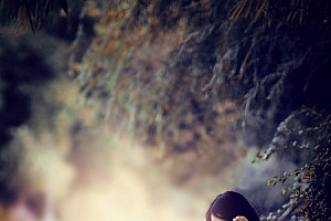 PS打造紫褐色背景的湖景美女照片调色教程