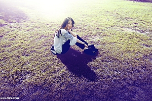 Photoshop美化:给外景人像照片添加唯美逆光效果j教程