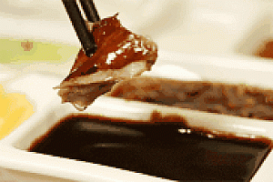 纷纷解释《北京烤鸭,再来四瓶啤酒》指的什么生肖(北京烤鸭,再来四瓶啤酒)指的什么生肖