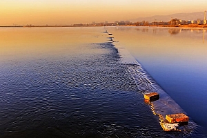 美丽的溪流唯美风景壁纸