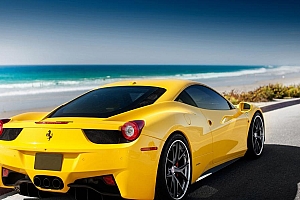 海边黄色跑车法拉利458-TC高清壁纸