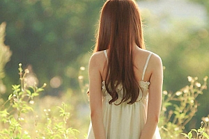 小清新美女背景桌面壁纸