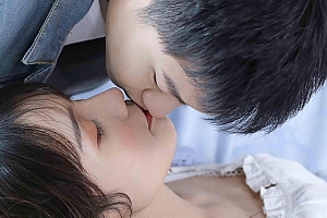 2021最新情侣甜蜜亲吻图片电脑壁纸下载