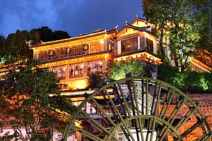 美丽古城夜景桌面壁纸