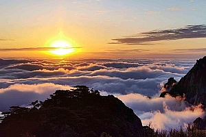 安徽黄山日出照片电脑桌面壁纸