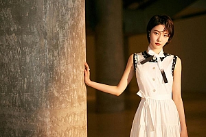 成果白裙子照片高清美女壁纸