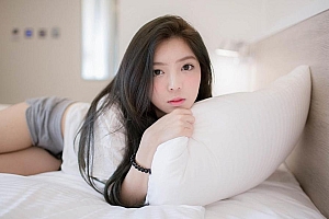 少女心高清美女居家写真壁纸桌面