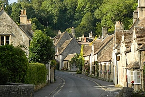 英国库姆堡古镇图片电脑桌面壁纸