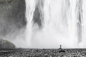 瀑布流水图片风景高清壁纸