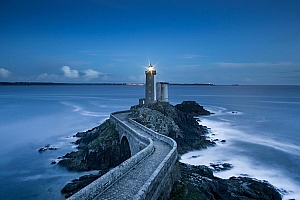 清新的灯塔图片高清宽屏壁纸