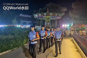 扎鲁特女警巡逻队走上街头守护平安