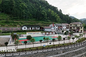 二十大精神绽放新农村:沅陵县官庄镇主埠溪村 驻村第一书记“有点忙”