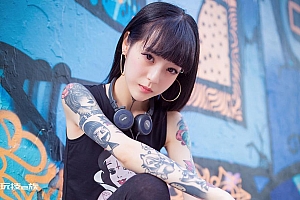 好看的纹身美女艺术摄影壁纸