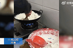 婆婆为省奶粉钱给一岁孙女炒面粉:称不挣钱没话语权
