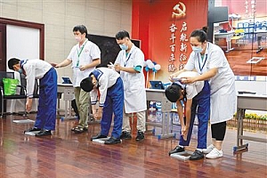 海口25万名中小学生将免费接受脊柱侧弯筛查