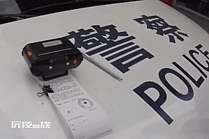 男子饿了2天拜托交警买个面包:岁数大了没找到工作