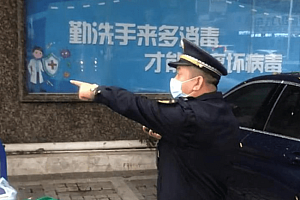 “城管”醉酒执法?知情人:外聘人员
