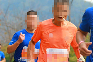 “抽烟哥”红到国外 田协紧急倡议:文明健康参赛