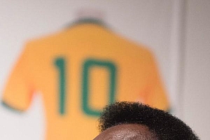 巴西“球王”贝利去世 享年82岁 巴西政府宣布哀悼三天