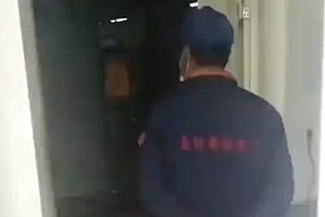 业主发现锅炉工人室内还穿棉衣 屋里竟然还有小太阳用