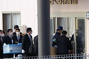 曝日本虐童案涉事园长隐瞒实情 1岁女婴被倒吊囚禁在满是粪便小黑屋