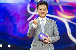 央视主持人朱军发文:去台里上班了!依旧爱这张国泰民安的脸