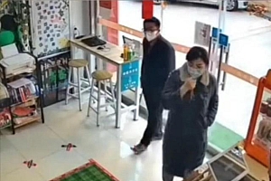 干部要求关店被拒后撂狠话“你等着” 真是嚣张跋扈的典型
