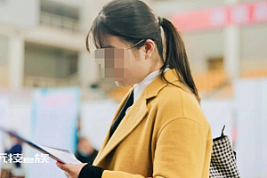女生离职后谎称工作忙不敢回家 网友叹:感同身受