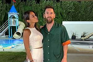 梅西跨年穿的GUCCI衬衫已售罄 网友:这衣服洗脚店一大把