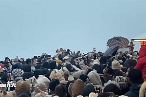 游客滞留老君山集体怒喊“退票” 上不去下不来,网红景点打卡打了个寂寞