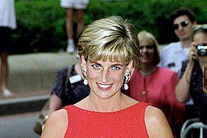 清洁工长得像戴安娜王妃走红,已经积累52万粉丝