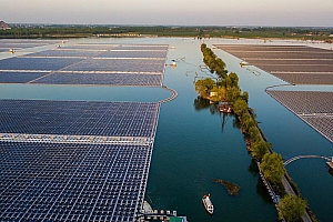 焦点分析 |  从戈壁“漂”入大海,各国紧盯水上光伏