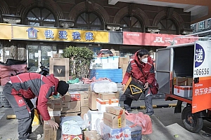 少送一天损失五六百,骑手、快递员不能阳