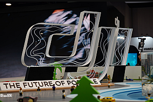 大疆:无人机撞上天花板,车载能否驶进快车道?