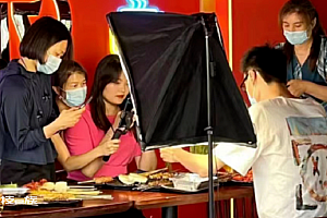 “一个链接卖了200万,做直播能救活餐饮人吗?”