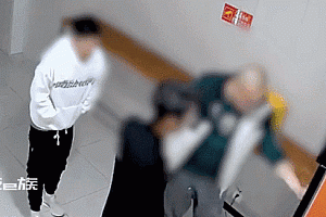 三名男子打砸无人便利店:才开业10天,砸完后扬长而去!