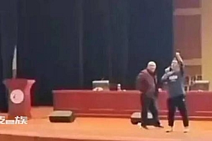 抢话筒事件火出国!留美学生力挺: 从陈宏友们手里抢过话筒, 该!