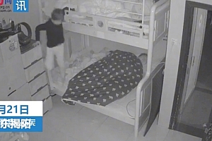大儿子下床被突然出现的爸爸吓到 妈妈:爸爸以为孩子掉下来