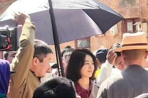 赵丽颖新电影片场路透 网友:姐姐生图杀我