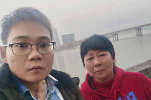 母亲日跑8公里割肾救子 网友纷纷感动:母爱的伟大