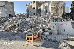 土耳其灾民诉求从救亲人变挖遗体  如何应对这场突如其来的灾难成为一大考验