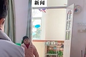 女童气势汹汹向老师道歉 用最狠的姿态说出最怂的对不起