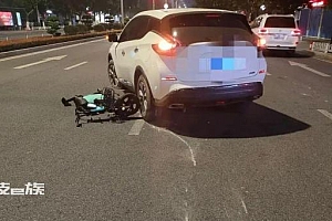 10岁男童被卷车底获救 热心市民上演暖心一幕