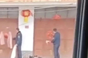 撕掉了春联也撕碎了民心 多地城管这一做法引众怒