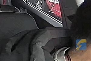 的哥连闯红灯送男童就医 出租车变“救护车”