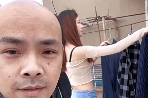 男子秀恩爱被网友质疑 大叔和23岁女友秀恩爱你相信是真的吗