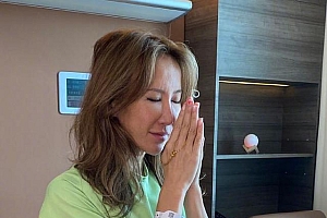 李玟说这些年都靠右腿支撑全身,自曝左腿天生缺陷 年幼时手术不成功