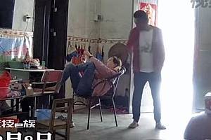 女子公布家暴监控视频堪比斗殴:抡起椅子就砸,场面瞬间失控